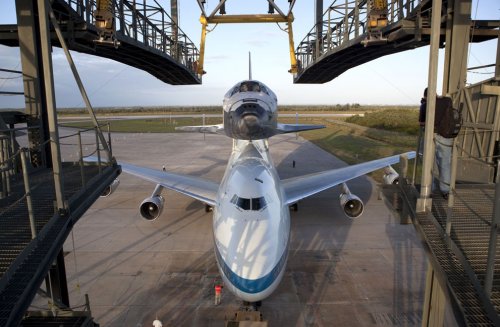 ����� Discovery ���������� � ��������� �����