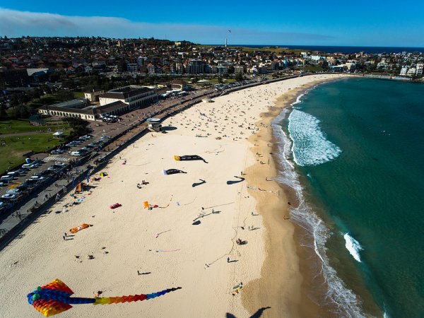 ������������� ��������� ���� ��������� ������, ���������� �� ����� ��� (Bondi Beach)