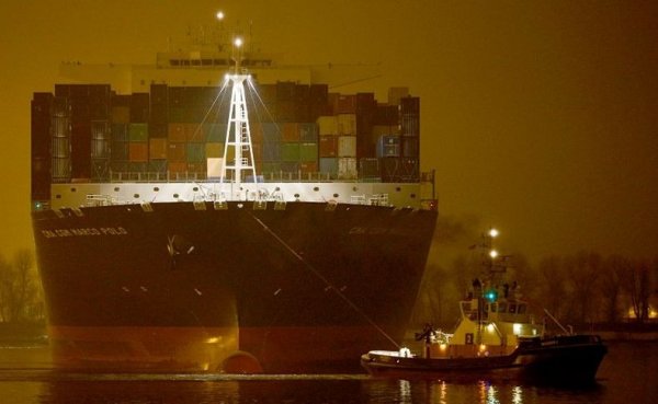 CMA CGM Marco Polo � ���������� � ���� �����-�������������