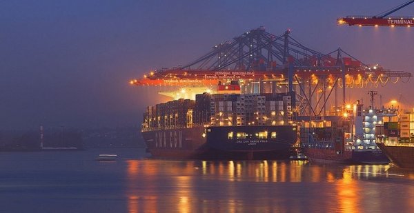 CMA CGM Marco Polo � ���������� � ���� �����-�������������