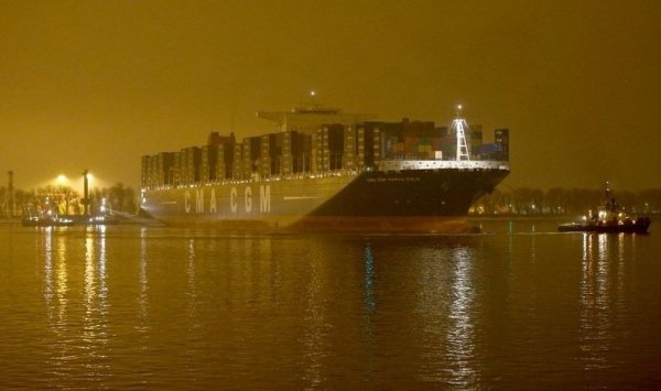 CMA CGM Marco Polo � ���������� � ���� �����-�������������