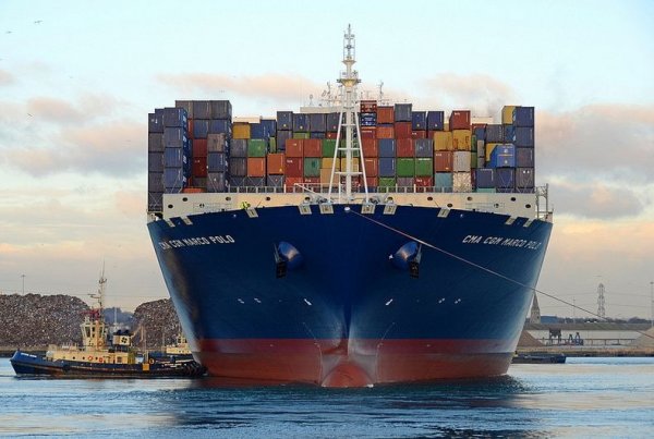 CMA CGM Marco Polo � ���������� � ���� �����-�������������