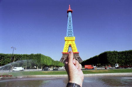 Фотографии сувениров, сделанные на фоне достопримечательностей (13 шт) Фотографии сувениров, сделанные на фоне достопримечательностей (13 шт)