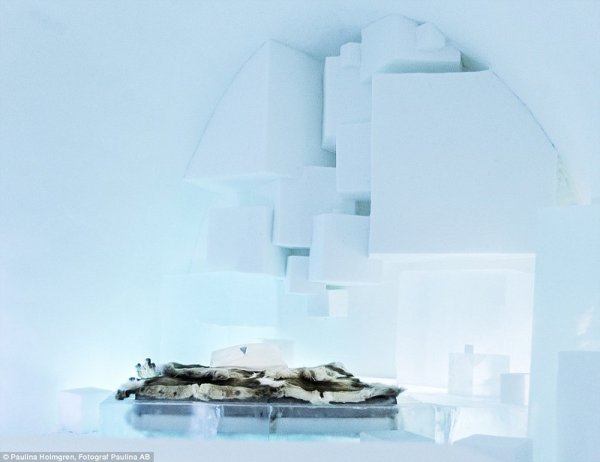����������� ����� ��������� Icehotel � ������ (18 ����)
