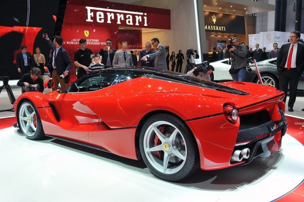 ������������ Geneva Motor Show 2013 (73 ����)