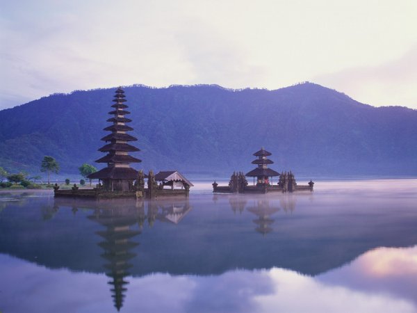 ���� Pura Ulun Danu Bratan �� ���� (9 ����)