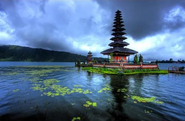 ���� Pura Ulun Danu Bratan �� ���� (9 ����)