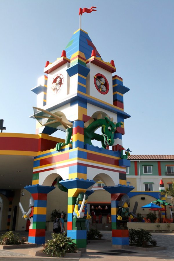 � �������������� �LEGOLAND� ��������� ��������� �� ���� LEGO