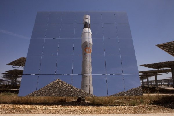 Gemasolar � ������ ��������� ��������������, ��������� �������� 24 ���� � �����