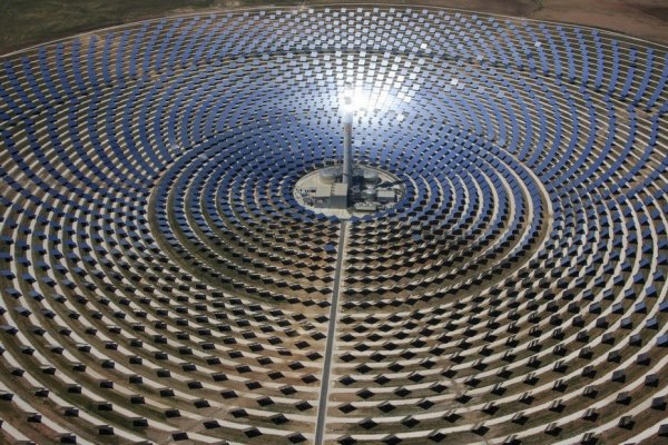 Gemasolar � ������ ��������� ��������������, ��������� �������� 24 ���� � �����