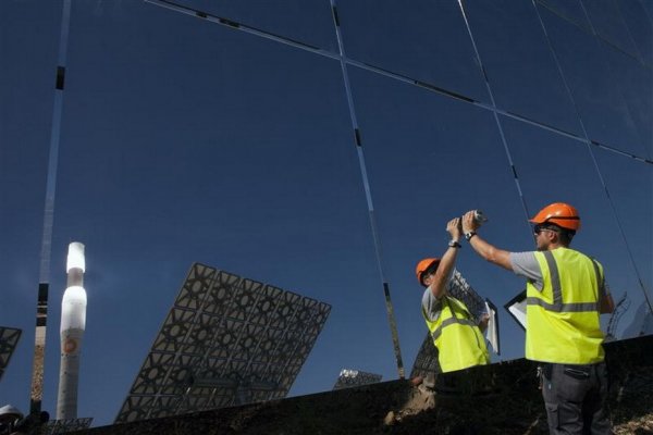Gemasolar � ������ ��������� ��������������, ��������� �������� 24 ���� � �����