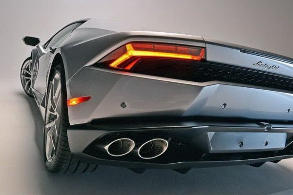 �������� ���������� ����������: �������� Lamborghini Huracan (18 ����)