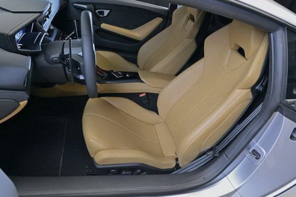 �������� ���������� ����������: �������� Lamborghini Huracan (18 ����)