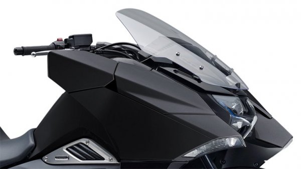 ������������� ��������� Honda NM4 Vultus (12 ����)