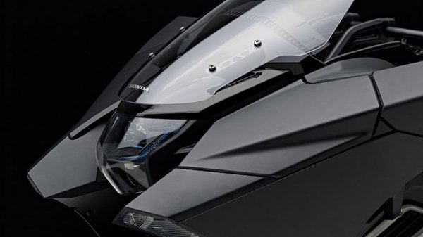 ������������� ��������� Honda NM4 Vultus (12 ����)