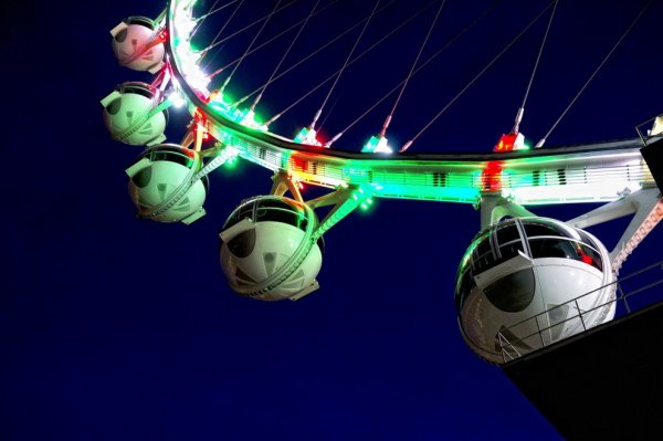 Ferris Wheel � ���-������ � ����� ������� ������ ��������� (9 ����)