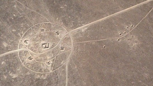 Самые гигантские рисунки на Земле (30 фото) Самые гигантские рисунки на Земле (30 фото)