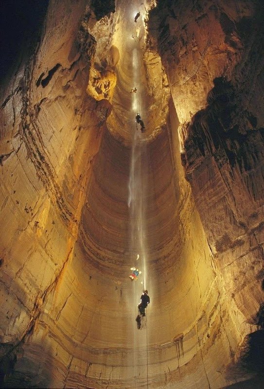 Самая глубокая пещера в мире – пещера Крубера-Воронья (13 фото) Самая глубокая пещера в мире – пещера Крубера-Воронья (13 фото)