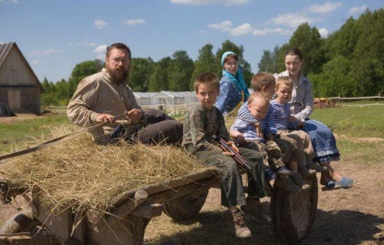 Российский олигарх, отдавший всё, что у него было, чтобы жить жизнью скромного крестьянина (4 фото) Российский олигарх, отдавший всё, что у него было, чтобы жить жизнью скромного крестьянина (4 фото)