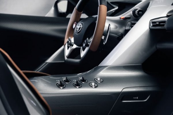 �������-��� Toyota FT-1 ������� ��������� (10 ����)