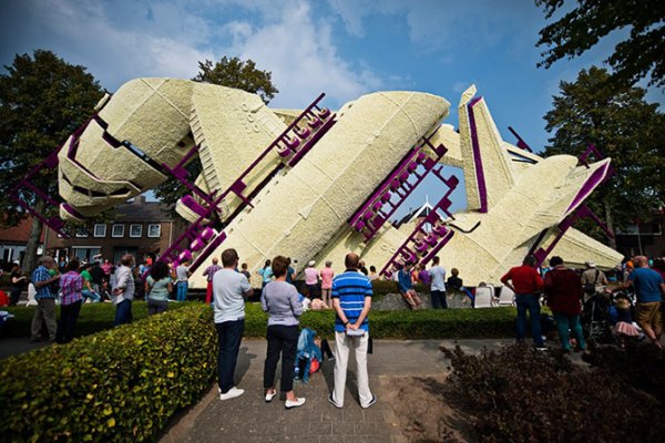 � ����������� ������ ����� ������ Corso Zundert 2014 (27 ����)