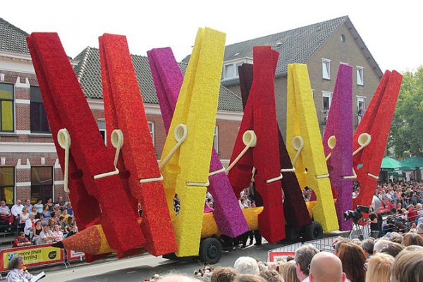 � ����������� ������ ����� ������ Corso Zundert 2014 (27 ����)