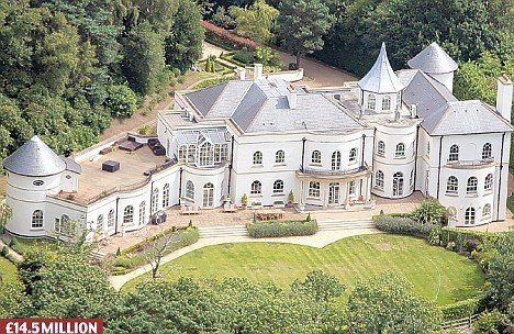 Топ-5 самых дорогостоящих домов профессиональных футболистов Топ-5 самых дорогостоящих домов профессиональных футболистов