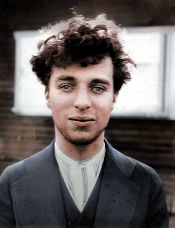 Колоризированные фотографии исторических личностей (15 фото) Колоризированные фотографии исторических личностей (15 фото)