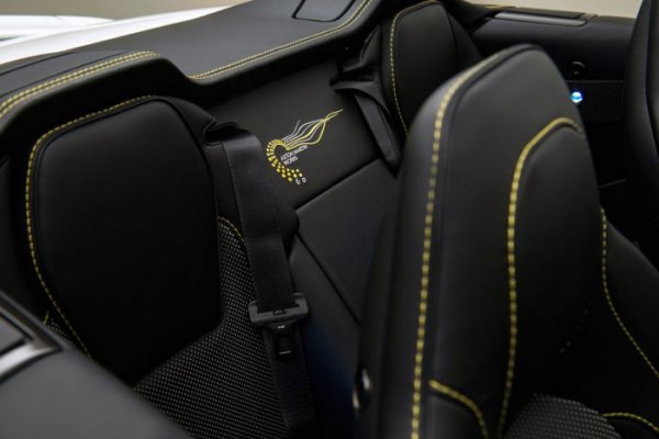 ��������� �������� �� Aston Martin (11 ����)