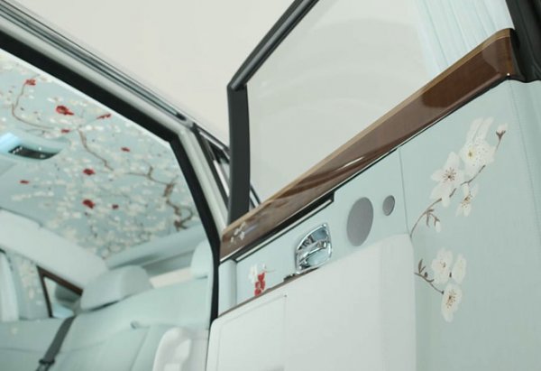Rolls-Royce Phantom Serenity � ����� ��������� ���������� (15 ����)