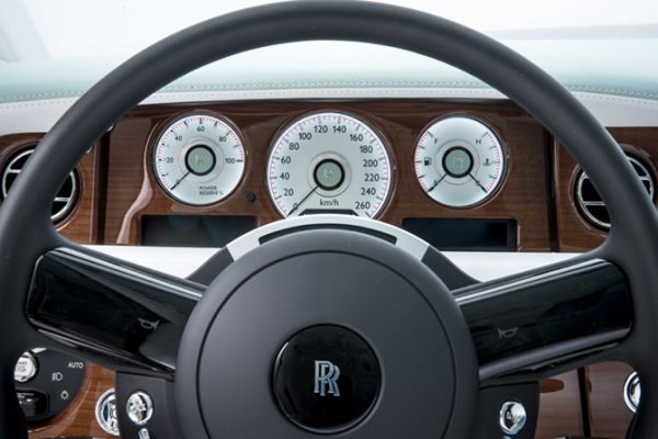 Rolls-Royce Phantom Serenity � ����� ��������� ���������� (15 ����)