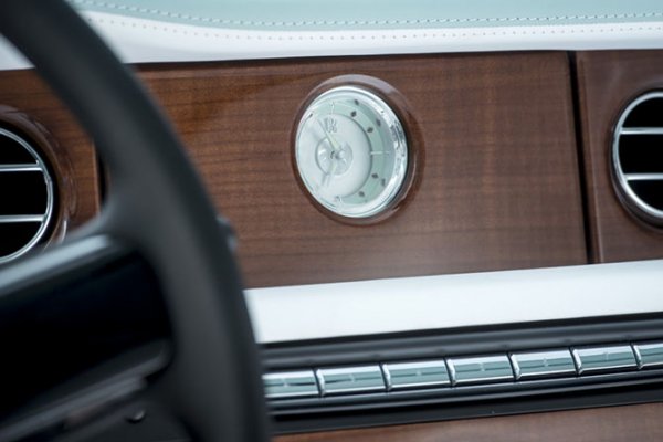 Rolls-Royce Phantom Serenity � ����� ��������� ���������� (15 ����)