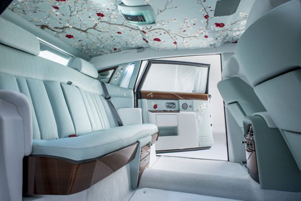 Rolls-Royce Phantom Serenity � ����� ��������� ���������� (15 ����)