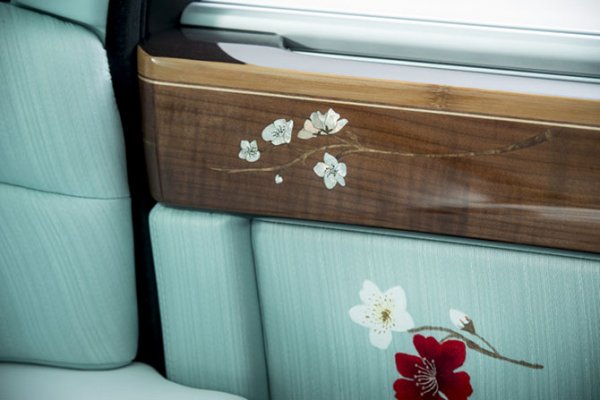 Rolls-Royce Phantom Serenity � ����� ��������� ���������� (15 ����)