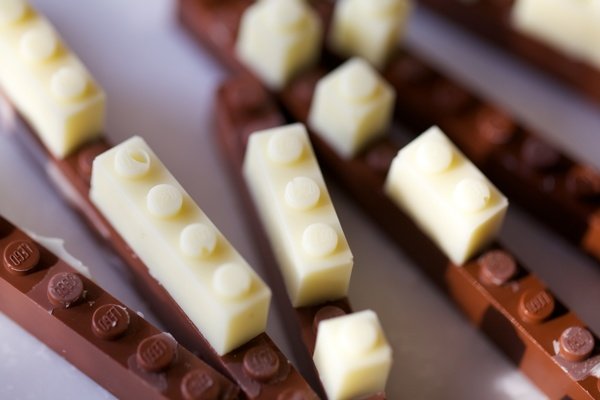 Шоколадный конструктор LEGO от Акихиро Мицуучи (12 фото) Шоколадный конструктор LEGO от Акихиро Мицуучи (12 фото)