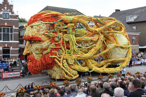 ��������� ����� Bloemencorso Zundert 2015 � ����������� (18 ����)