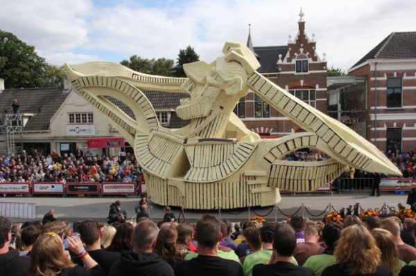 ��������� ����� Bloemencorso Zundert 2015 � ����������� (18 ����)