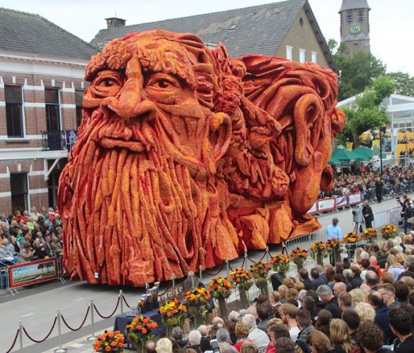 ��������� ����� Bloemencorso Zundert 2015 � ����������� (18 ����)