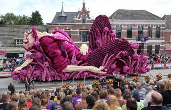 ��������� ����� Bloemencorso Zundert 2015 � ����������� (18 ����)