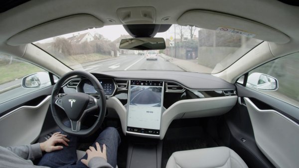 Беспилотная машина Tesla проедет через всю территорию США