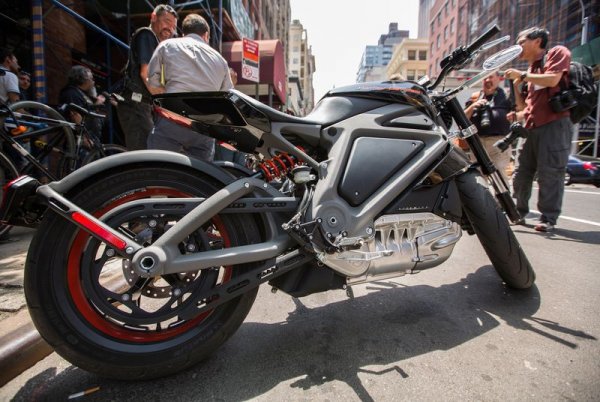 Harley-Davidson ����� ������ �� �������������