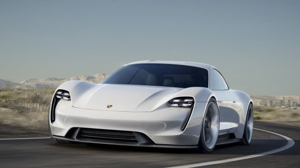 �������� Porsche ���������� � ���� ������ �������� �����������
