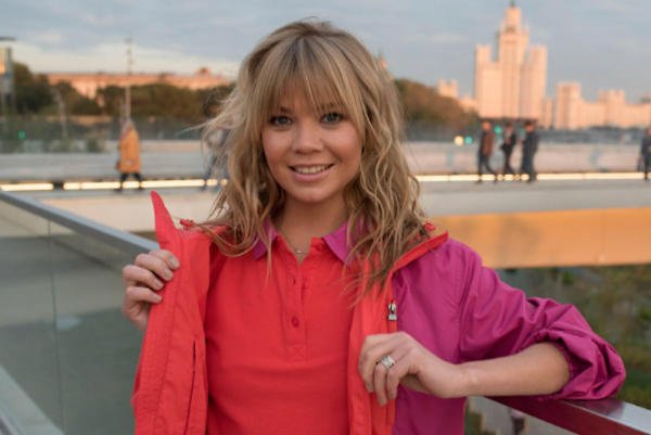 Алла Михеева продемонстрировала большой «беременный» живот