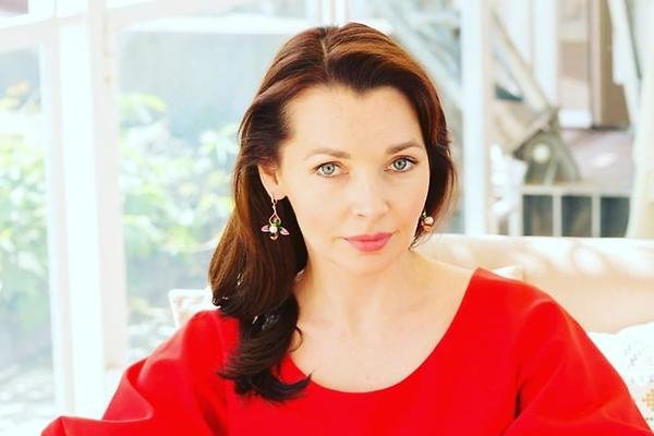 Наталия Антонова показала беременный живот