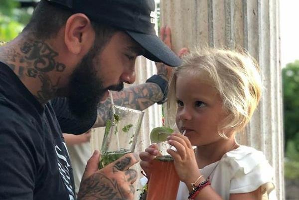 4-летняя дочка Тимати рекламирует его ресторан