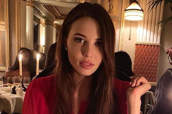 Анастасия Решетова показала, как выглядела до популярности
