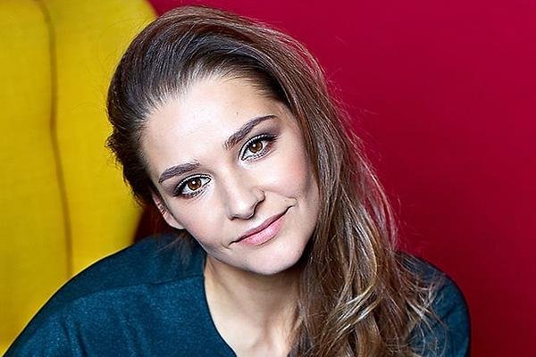 Глафира Тарханова рассказала, почему любит общественный транспорт